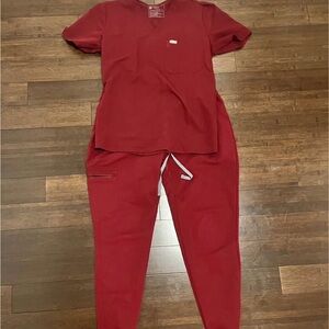 Figs Burgundy Scrub Set